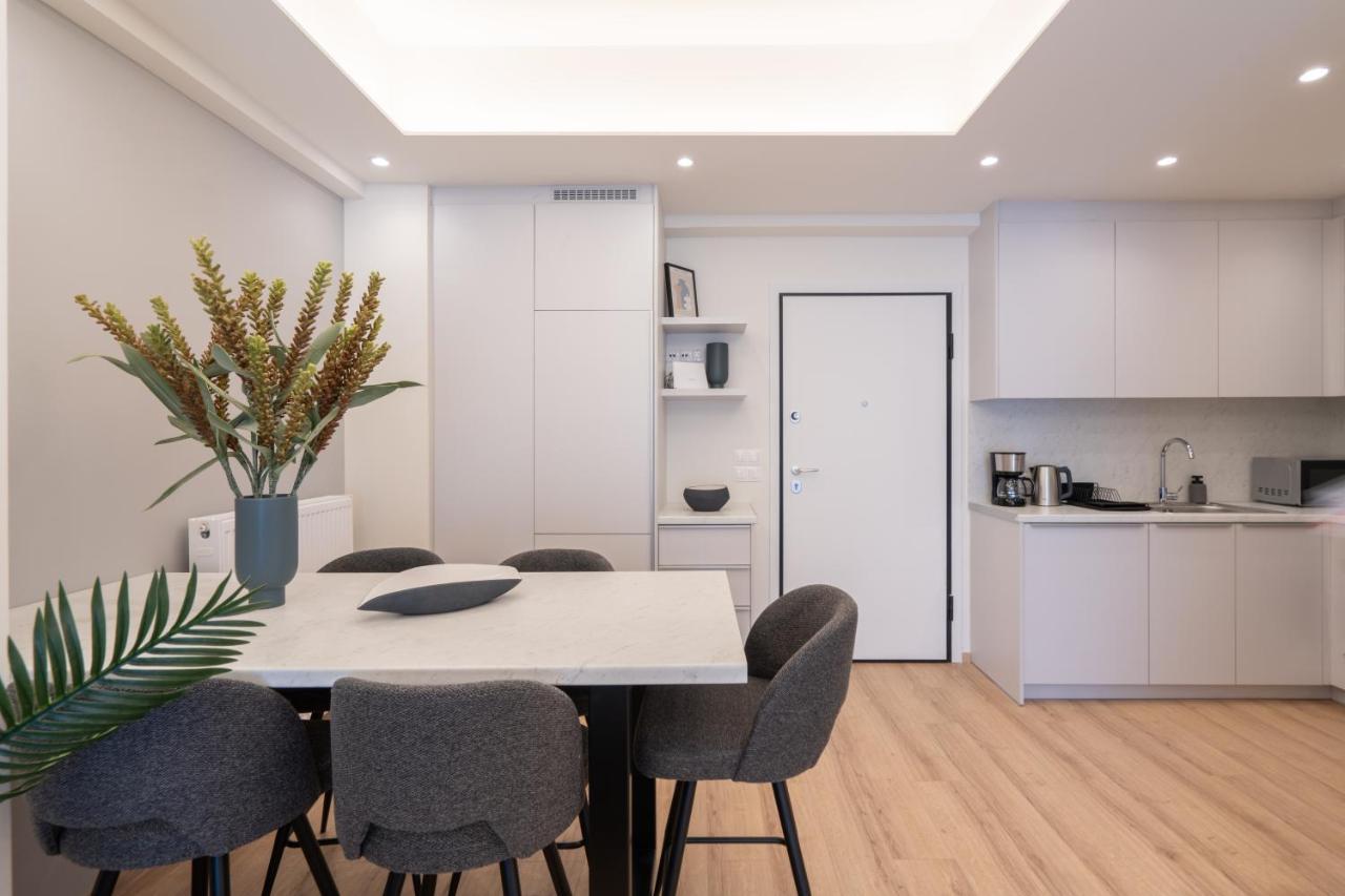Newly Renovated 2 Bedroom Apartment, 5Min To Metro Atene Esterno foto