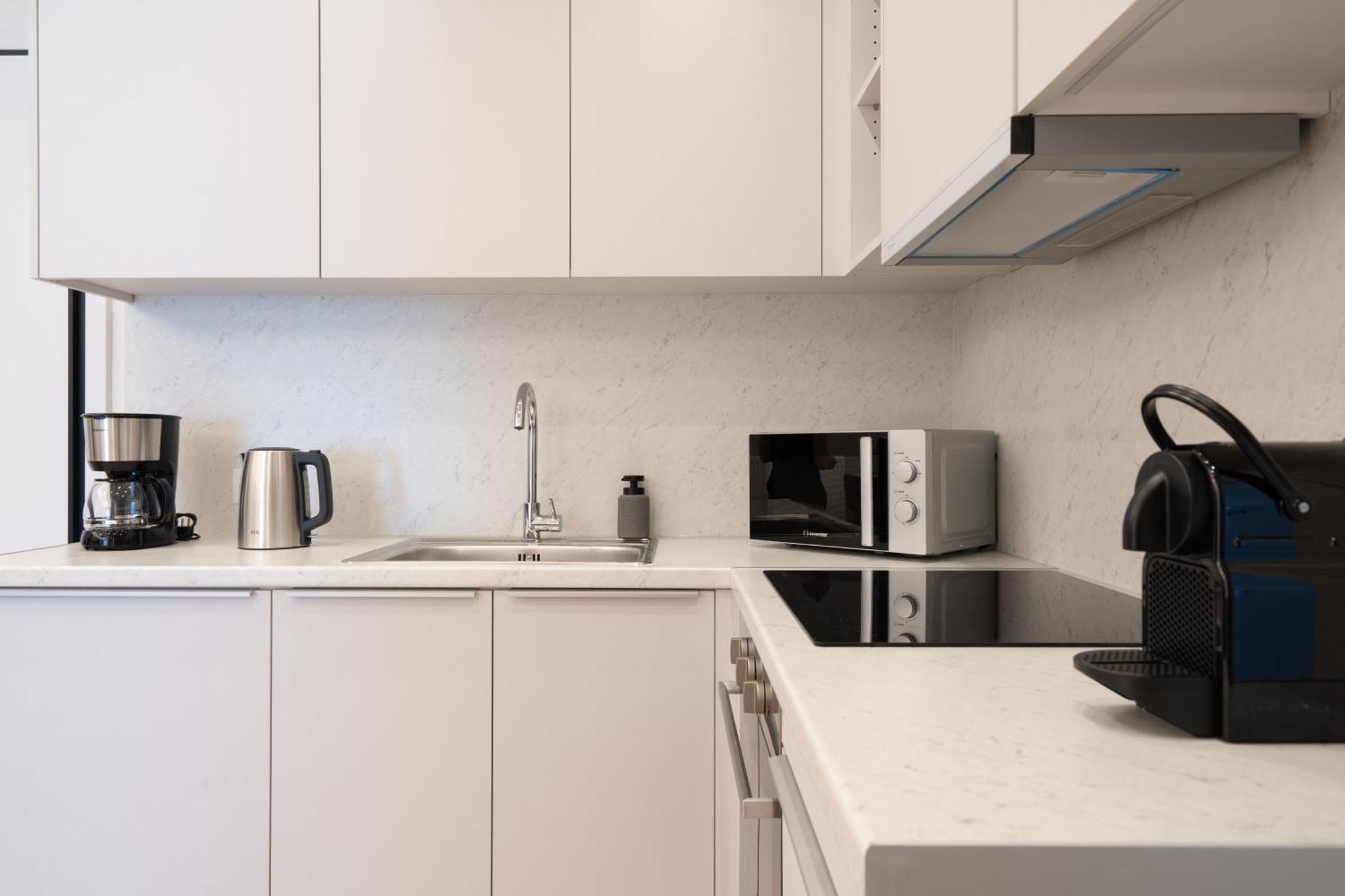 Newly Renovated 2 Bedroom Apartment, 5Min To Metro Atene Esterno foto